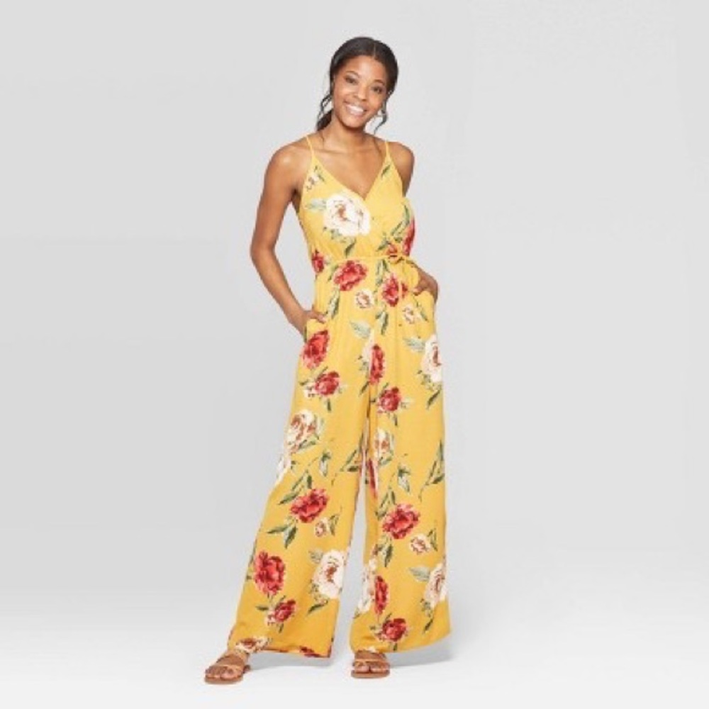 New Beautiful jumpsuit from Xhilaratio size xs